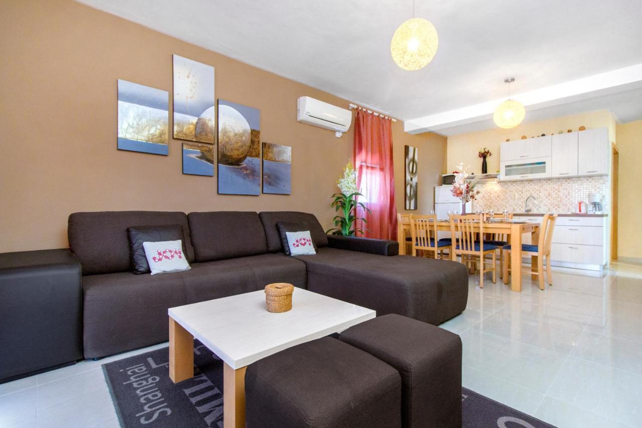 Apartmani Nikolina Seaview Sibenik Bagian luar foto