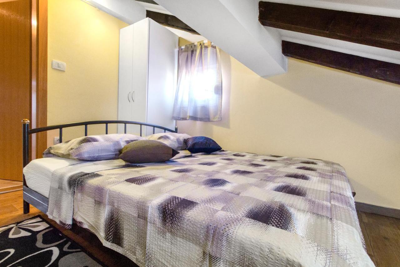 Apartmani Nikolina Seaview Sibenik Bagian luar foto