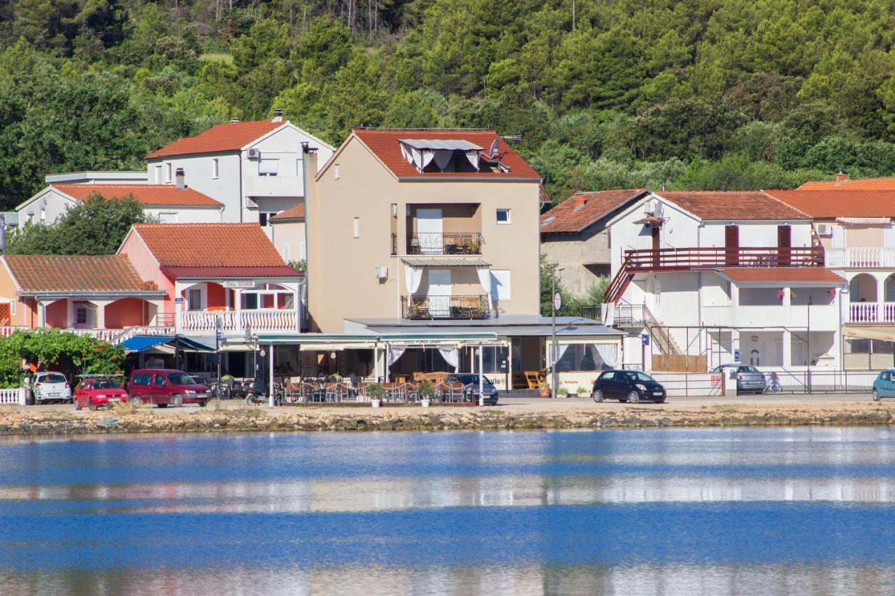 Apartmani Nikolina Seaview Sibenik Bagian luar foto